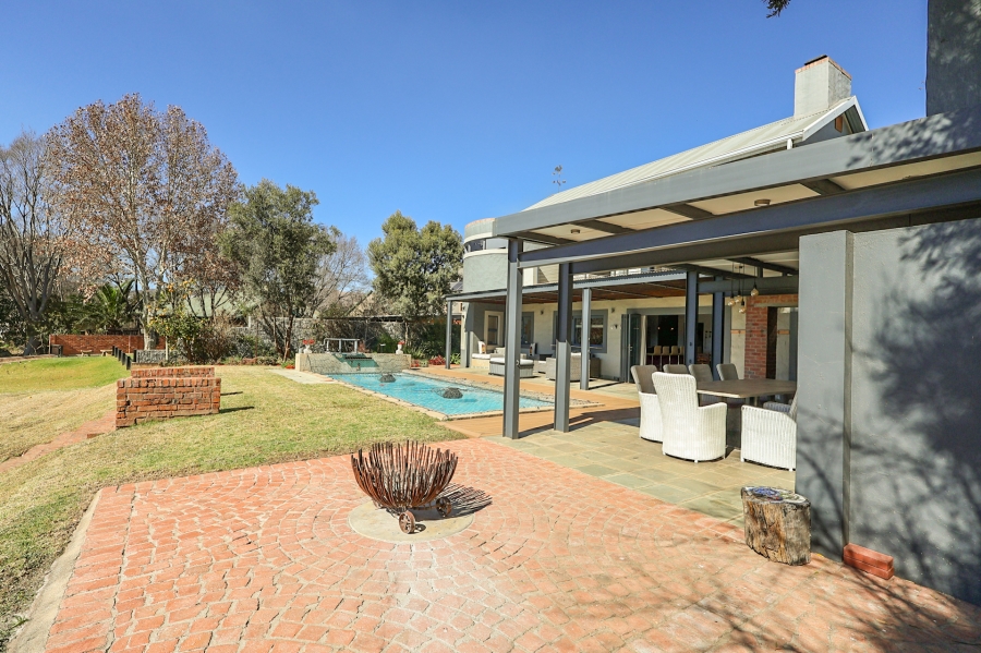 5 Bedroom Property for Sale in The Coves North West